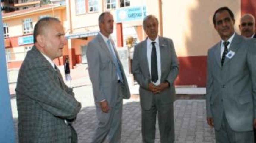 Devrek'te Okullara &Ccedil;evre D&uuml;zenlemesi Ve Parke &Ccedil;alışması