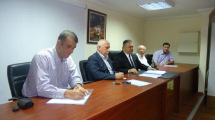 CHP Adana Milletvekili &Ouml;zg&uuml;m&uuml;ş Kabzımalların Sorunlarını Dinledi