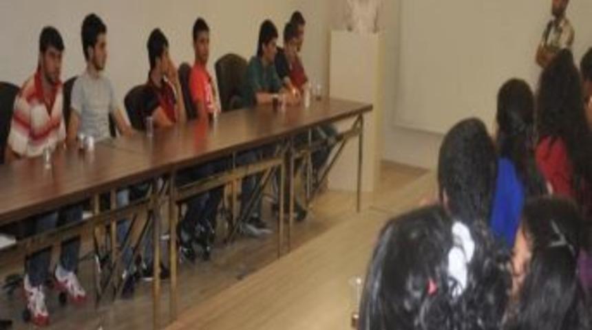 Turgutlu Belediye Başkanı Serhat Orhan, Doğudan Gelen &Ouml;ğrencileri Misafir Etti