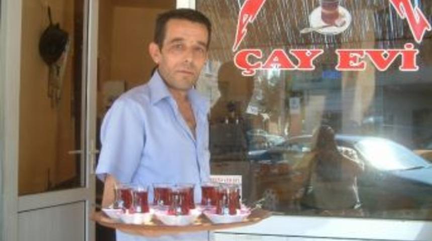 Garsonluk Yaptığı &Ccedil;ay Ocağının Patronu Oldu