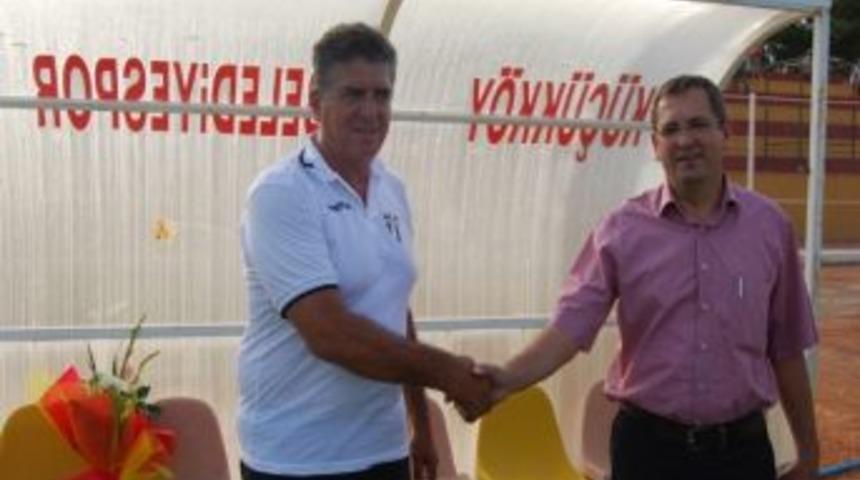 K&uuml;&ccedil;&uuml;kk&ouml;y Belediyespor Dostluk Ma&ccedil;ında 2-1 Mağlup Etti