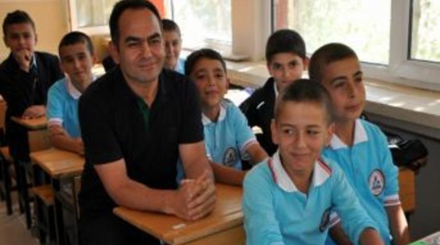 18 Yıl Sonra Kaymakam Olarak Okul Sırasına Oturdu