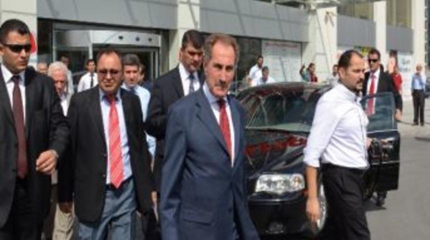 Bakan G&uuml;nay, Neşet Ertaş&rsquo;ı Ziyaret Etti