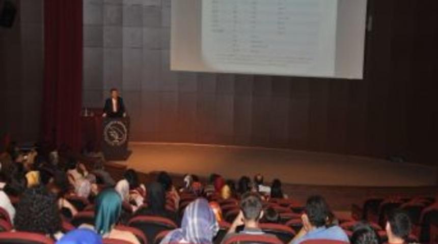 D&uuml;zce &Uuml;niversitesi Yeni Kayıt Olan &Ouml;ğrencilere Y&ouml;nelik Oryantasyon Programları Başladı