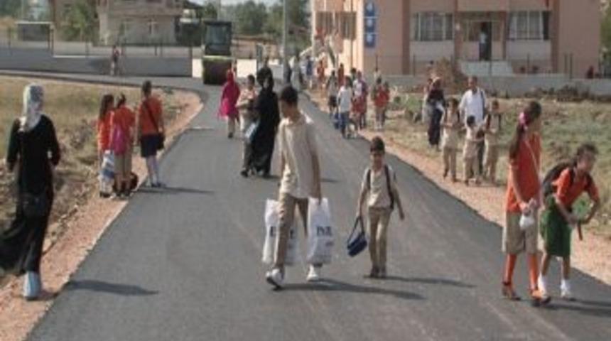Başiskele İlk&ouml;ğretim Okulunun Bulunduğu &Ccedil;evre Yolu Asfaltlandı
