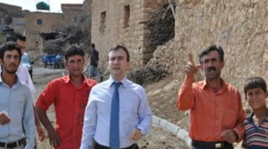 Yakak&ouml;y Kilit Parke Taşlarıyla D&ouml;şendi