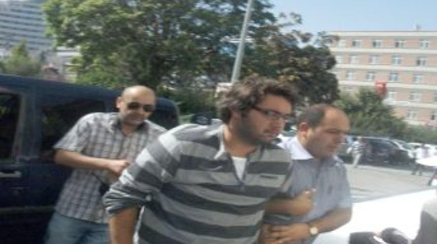 Yeni Doğan Bebeklerini &Ccedil;&ouml;pe Atan &Uuml;niversiteli Gen&ccedil;ler Yakalandı