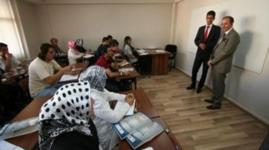 B&uuml;y&uuml;kşehir Belediyesi Gen&ccedil;lik Merkezi'nde Yeni D&ouml;nem Kurs Kayıtları Başladı&hellip;