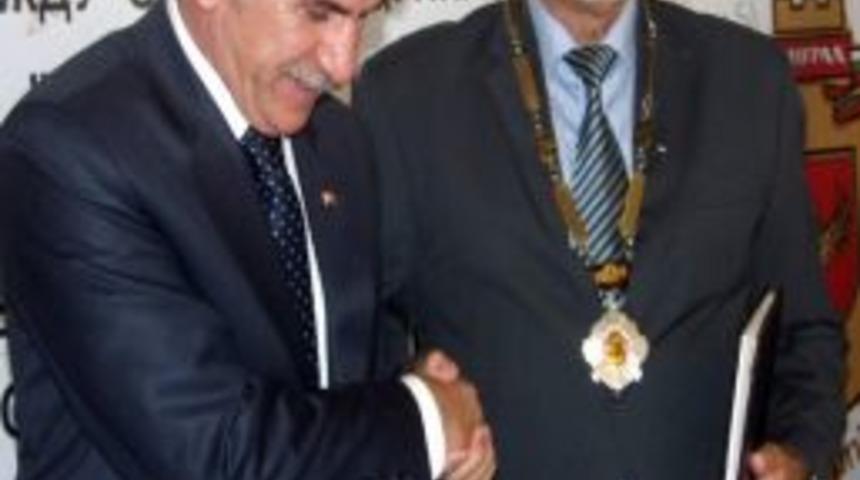 Eskişehir İle Razgrad Arasın'da Kardeş Belediye Protokol&uuml; İmzalandı