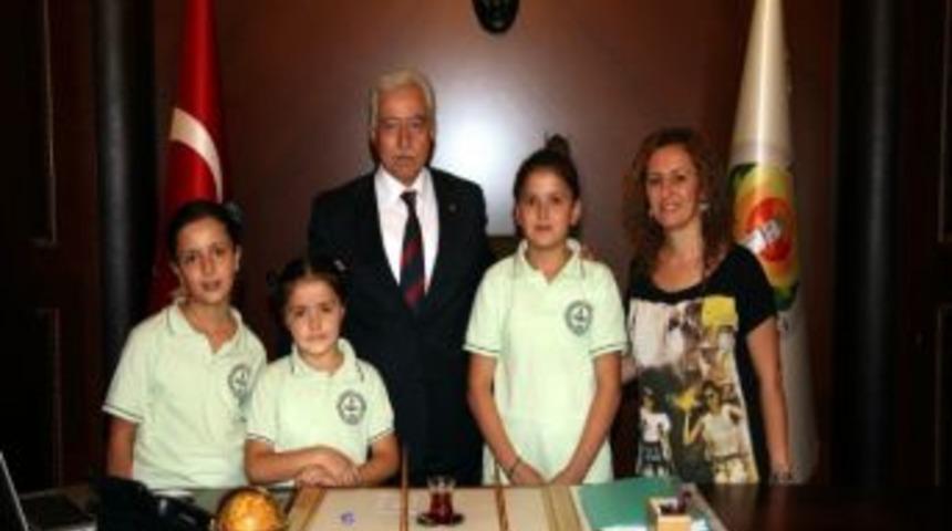 Aldırmaz&rsquo;dan Miniklere Hediye