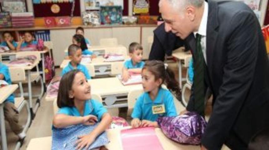 &Ccedil;ayırova&rsquo;da İlk&ouml;ğretim Haftası T&ouml;renle Kutlandı