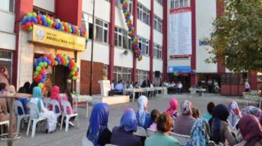 İmam Hatip Lisesi&rsquo;nde Eğitim Sezonunun A&ccedil;ılışı Okunan İlahilerle Yapıldı