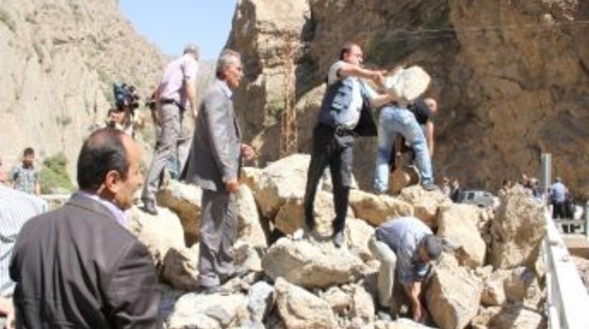 Kapatılan Şine K&ouml;pr&uuml;s&uuml; &Uuml;zerinde Basın A&ccedil;ıklaması