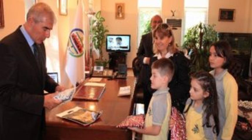 &Ouml;ğrencilerden Başkan Yenihan&rsquo;a Ziyaret
