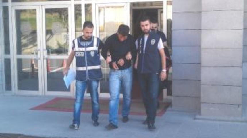 Yozgat&rsquo;ta Eve Girmeye &Ccedil;alışan Hırsız Su&ccedil;&uuml;st&uuml; Yakalandı