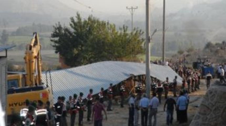 Ceyhan'daki &Ccedil;iftlik Yıkımı