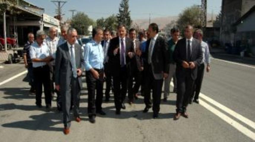 Sanayi Sitesi'nde Yapılan Asfaltlama &Ccedil;alışmaları İncelendi