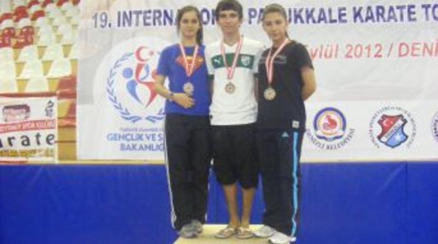 Karatecilerden Bronz Madalya