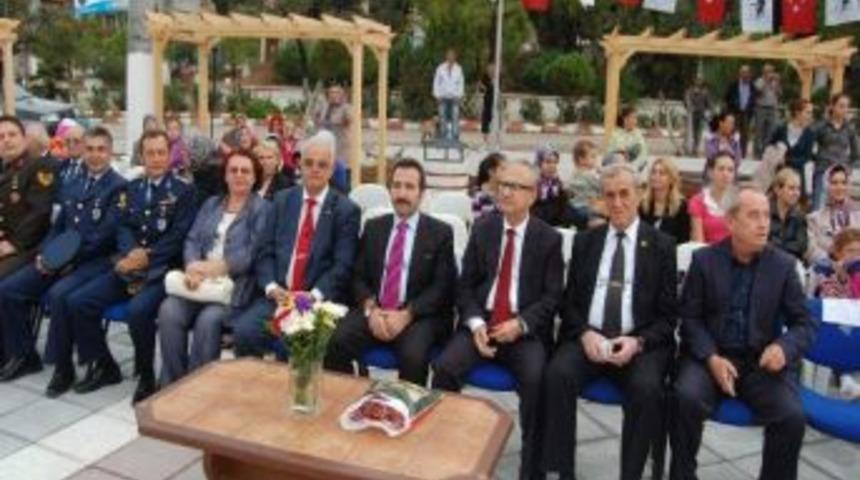 Edincik&rsquo;te Kurtuluş T&ouml;renlerine Yağmur Engeli