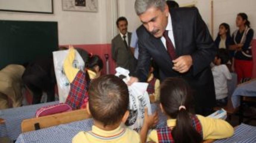 Tokat Belediyesi&rsquo;nde 4 Bin &Ouml;ğrenciye Kırtasiye Yardımı