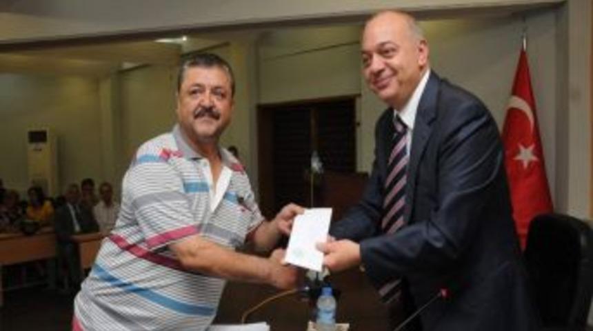 Manisa Belediyesi'nden Muhtarlara &Uuml;cretsiz Kent Kart