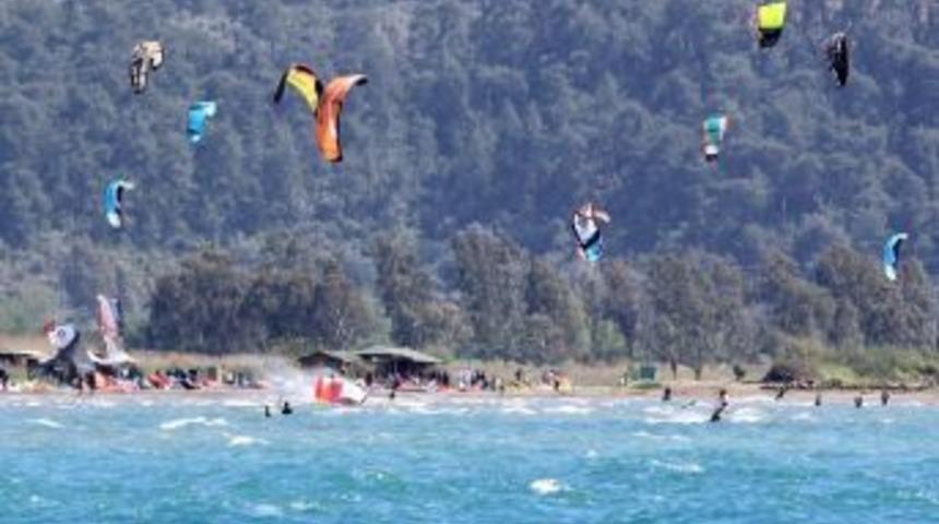 Akyaka, T&uuml;rkiye&rsquo;nin Kıteboard Merkezi Oluyor