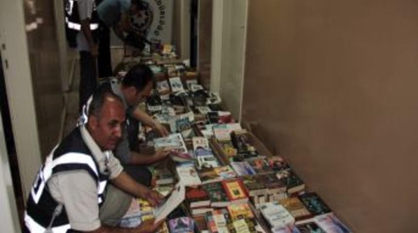 Bastıkları Korsan Kitapları Indirim Kampanyası Başlatarak Sattılar