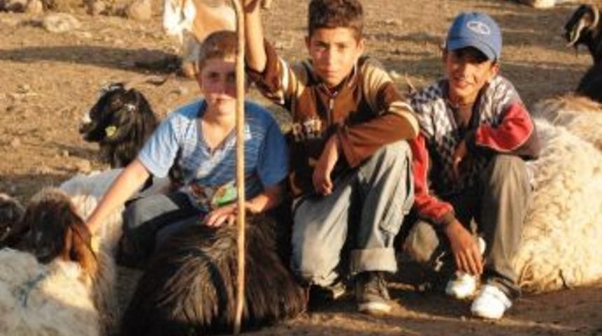 G&ouml;&ccedil;er &Ccedil;ocukları Okula Bir Ay Ge&ccedil; Başlayacak