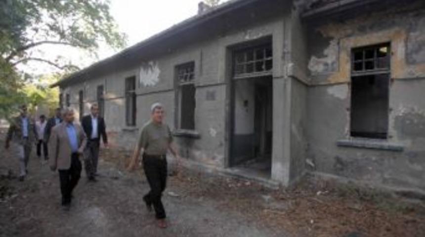 Bakan Erg&uuml;n, Başkan Karaosmanoğlu İle Birlikte Mesire Alanında İncelemelerde Bulundu