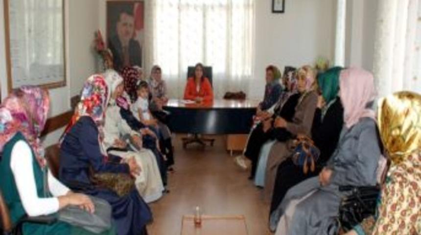 Ak Parti Adıyaman Kadın Kolları Başkanı Pektaş'ın Kahta Ziyareti