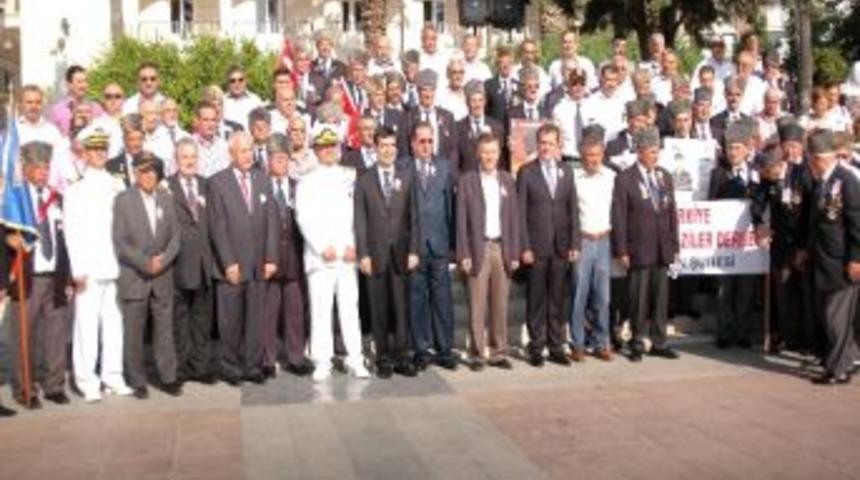 Gaziler G&uuml;n&uuml; Mersin&rsquo;de &Ccedil;oşkuyla Kutlandı