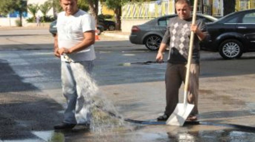 Yenişehir, Okulların Bakım Ve Onarım &Ccedil;alışmalarını S&uuml;rd&uuml;r&uuml;yor