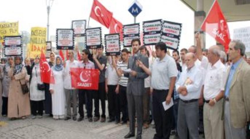 SP'li Gen&ccedil;ler, İsl&acirc;m'a Hakaret I&ccedil;eren Filmi Protesto Etti