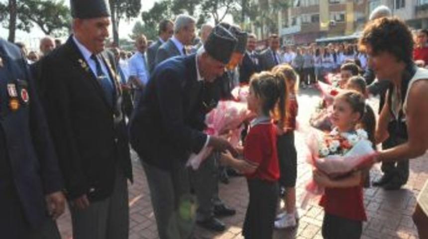 Bucalı Gazilere Miniklerden Vefa &Ccedil;i&ccedil;eği