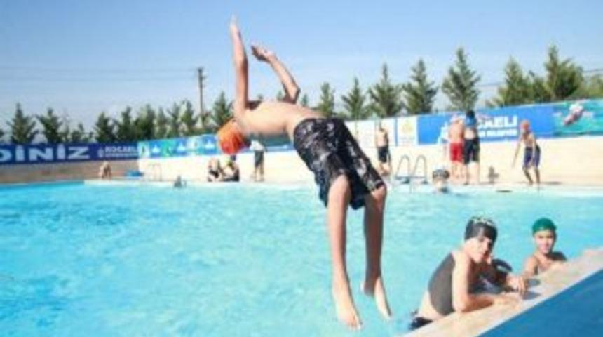 Kocaeli&rsquo;de Havuzlardan 60 Bin Kişi Yararlandı