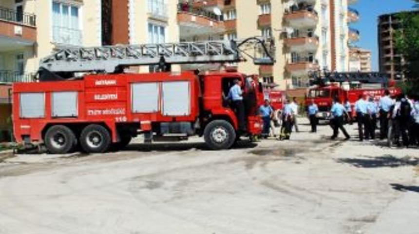 Adıyaman&rsquo;da &Ccedil;atı Yangını Korkuttu