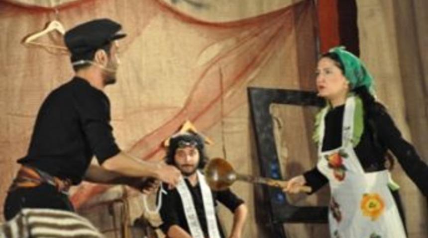 Tır Tiyatrosu Kefken ve Karaağa&ccedil;&rsquo;ta