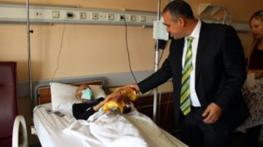 Pamuk'tan l&ouml;semili &ccedil;ocuklara ziyaret