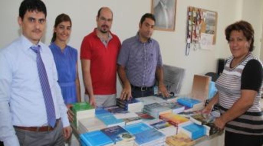 Su Vakfından Ne&uuml;&rsquo;ne Kitap Bağışı