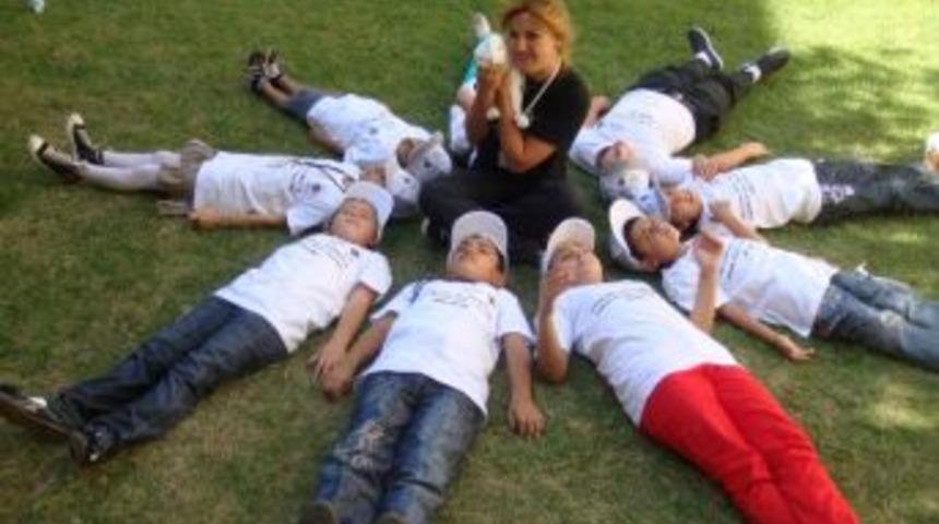 &Ccedil;ocuklara Hayvan Sevgisi Aşılandı