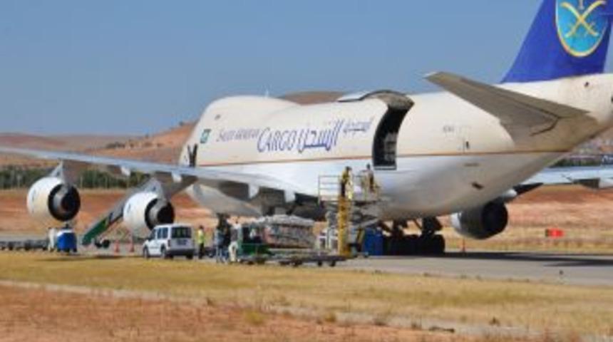 Suudi H&uuml;k&uuml;meti, M&uuml;lteciler I&ccedil;in &Ccedil;adır G&ouml;nderdi