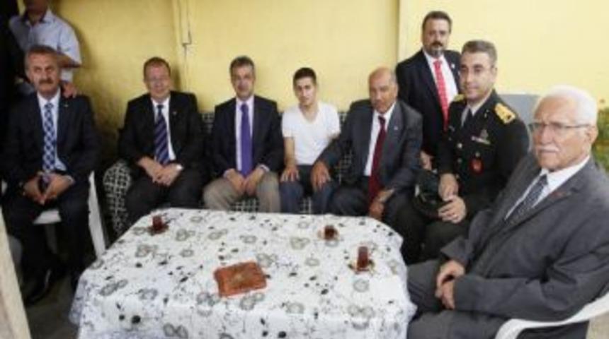 Gebze Protokol&uuml; Yaralı Eri Ziyaret Etti