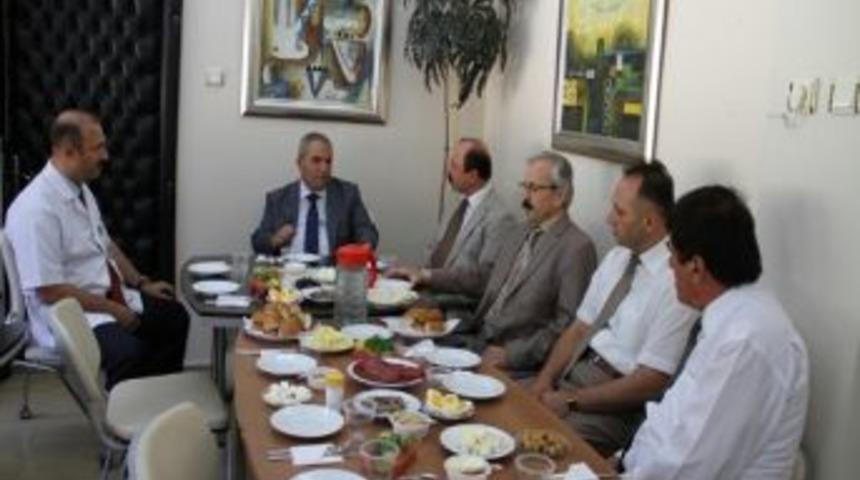 Demirtaş, Sağlık Sekt&ouml;r&uuml;n&uuml;n Sorunlarını Dinledi