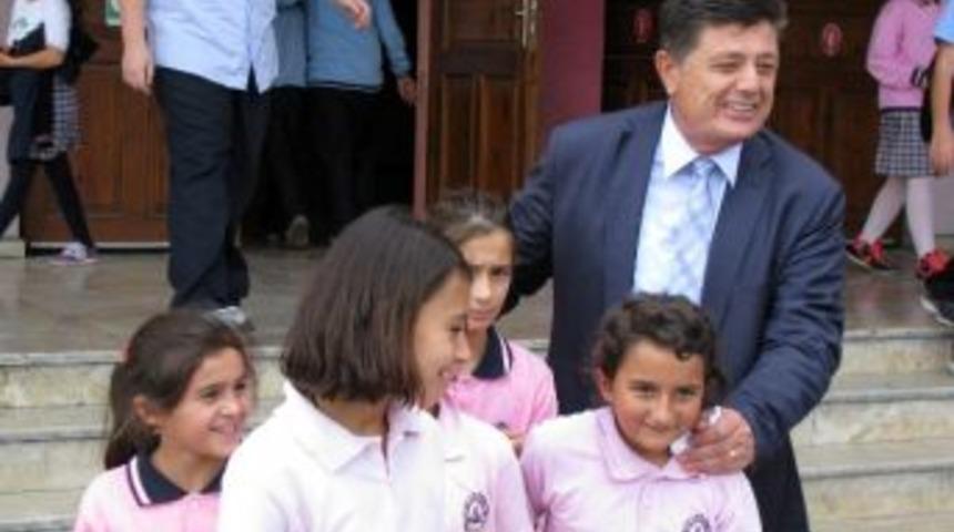 Milletvekili Yal&ccedil;ınkaya, Okulları Gezdi