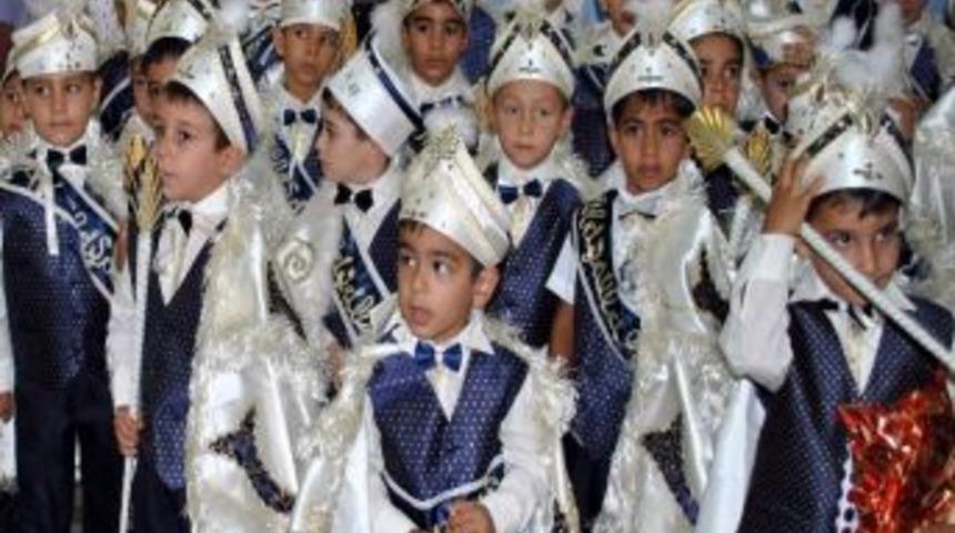 Aydın Beldiyesi 42 &Ccedil;ocuğu S&uuml;nnet Ettirecek