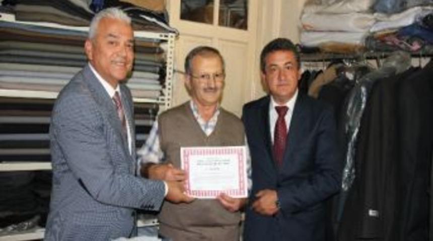 &Ccedil;aycuma Esnaf Odası'ndan Yaşlı &Uuml;yelere Belge