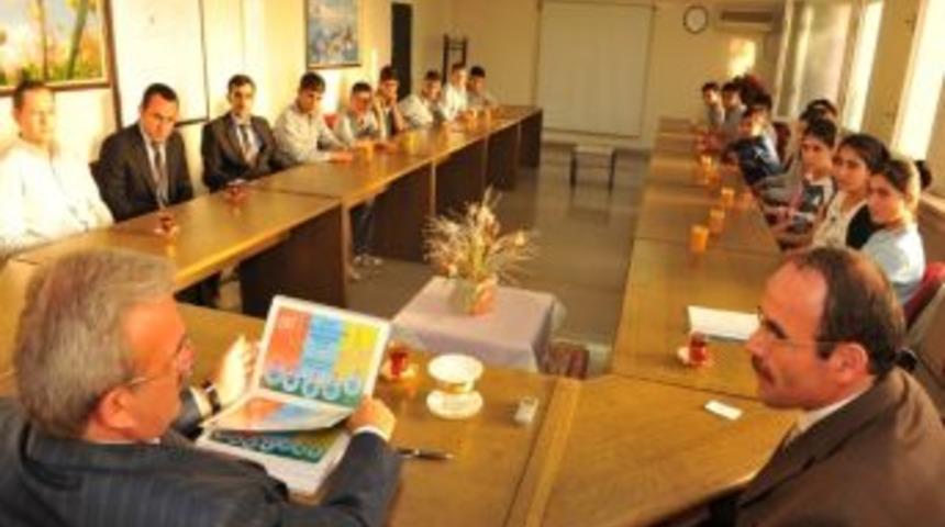 Vali Karaloğlu V&ouml;der&rsquo;in Başarılı &Ouml;ğrencilerini Kabul Etti