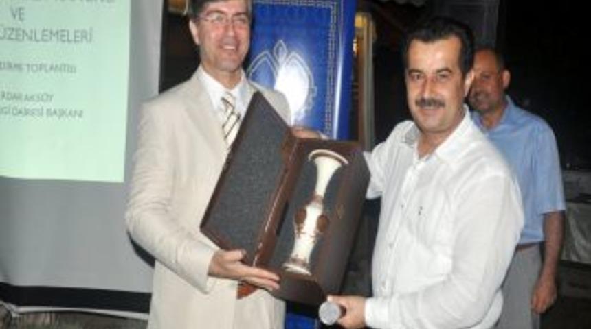 Vergi Dairesi Başkanı, Işadamlarını Yeni Kanun Hakkında Bilgilendirdi