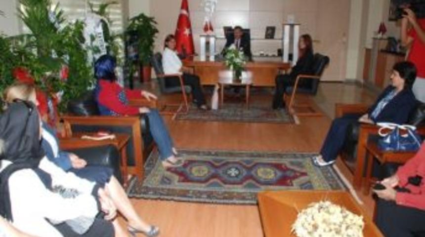 Se&ccedil;ilmiş Kadınlar Vali Yılmaz&rsquo;ı Ziyaret Etti