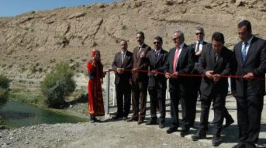 Van Valisi Münir Karaloğlu’ndan Bir Dizi Açılış